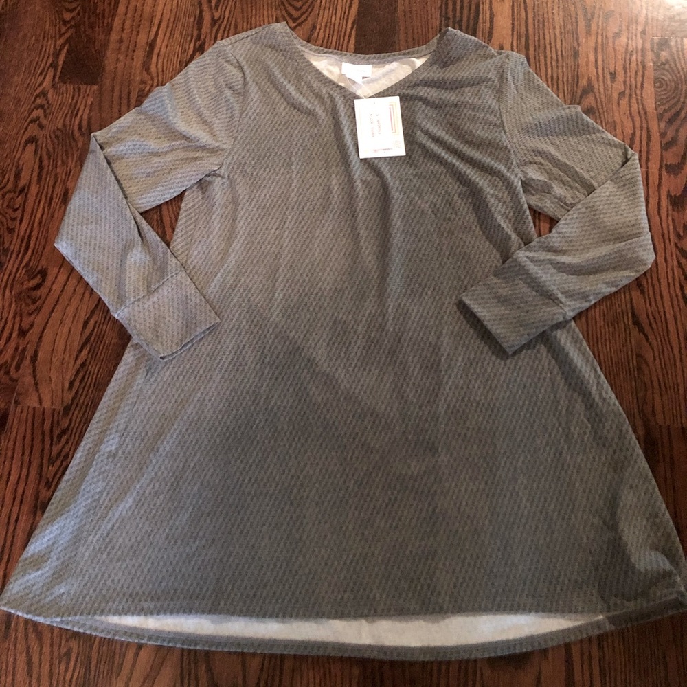 NWT Lularoe Elizabeth Top